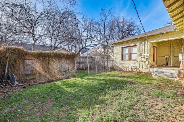110 N Monroe Street, San Angelo, TX 76903