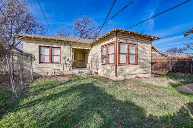 110 N Monroe Street, San Angelo, TX 76903