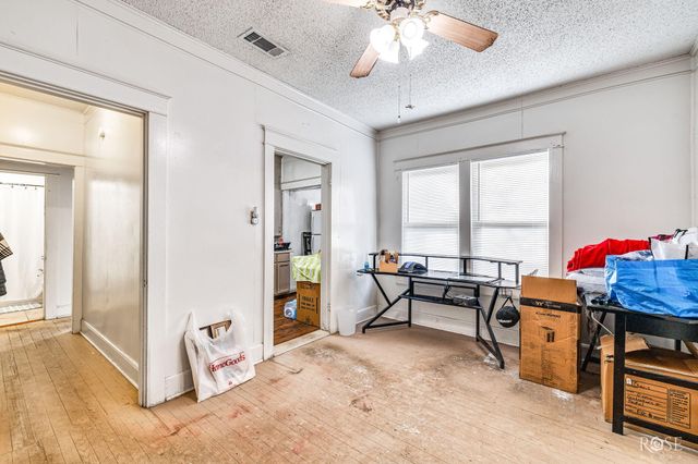 110 N Monroe Street, San Angelo, TX 76903