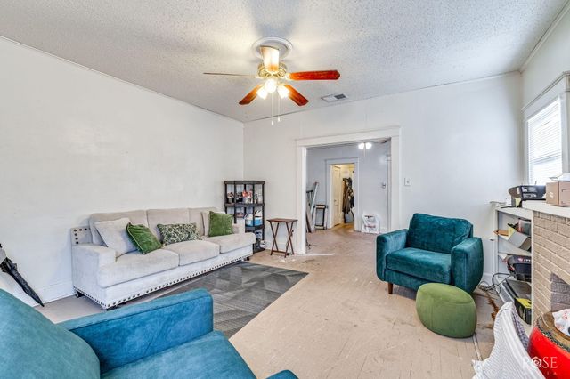 110 N Monroe Street, San Angelo, TX 76903