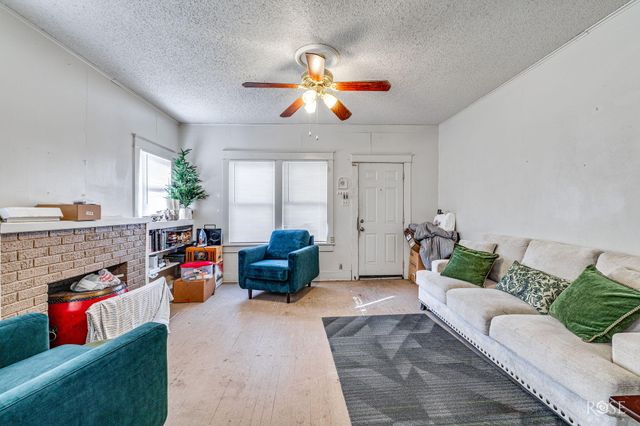 110 N Monroe Street, San Angelo, TX 76903