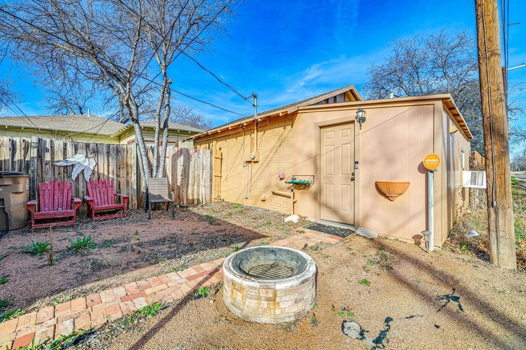 Image 22 of property listing at 110 N Monroe Street, San Angelo, TX 76903