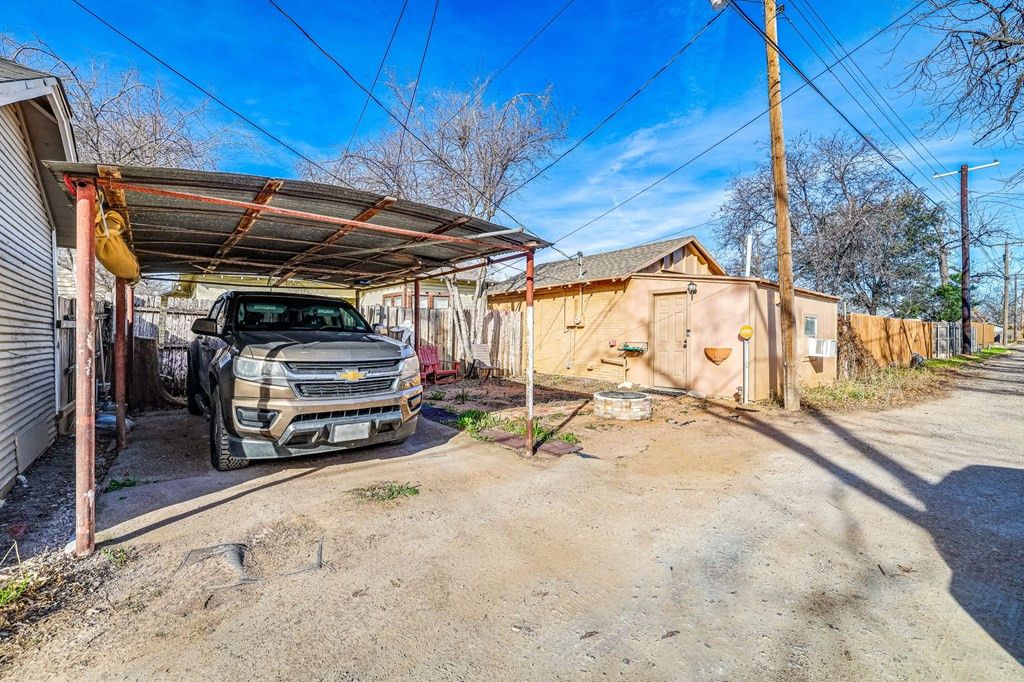 Image 24 of property listing at 110 N Monroe Street, San Angelo, TX 76903