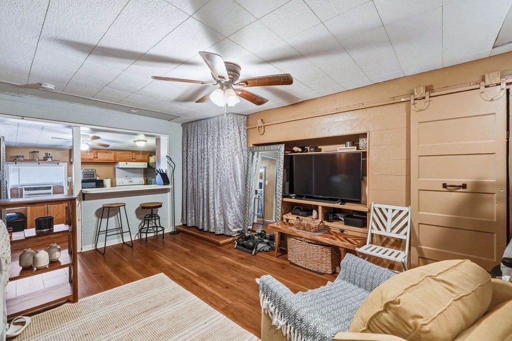 Image 28 of property listing at 110 N Monroe Street, San Angelo, TX 76903