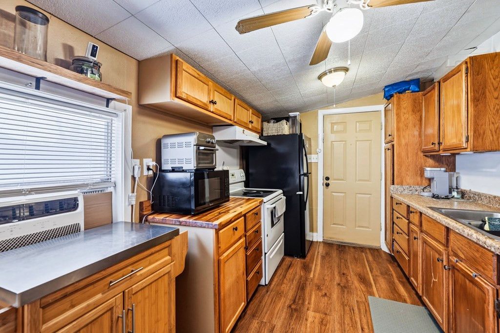 Image 29 of property listing at 110 N Monroe Street, San Angelo, TX 76903