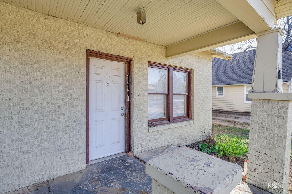 Image 37 of property listing at 110 N Monroe Street, San Angelo, TX 76903