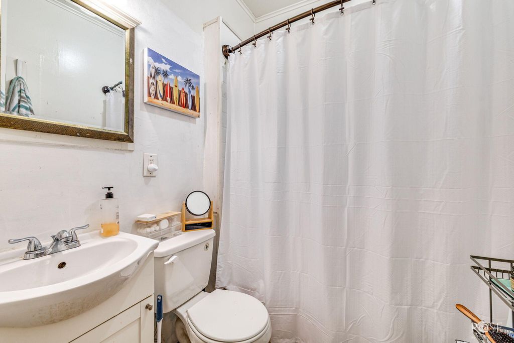 Image 43 of property listing at 110 N Monroe Street, San Angelo, TX 76903