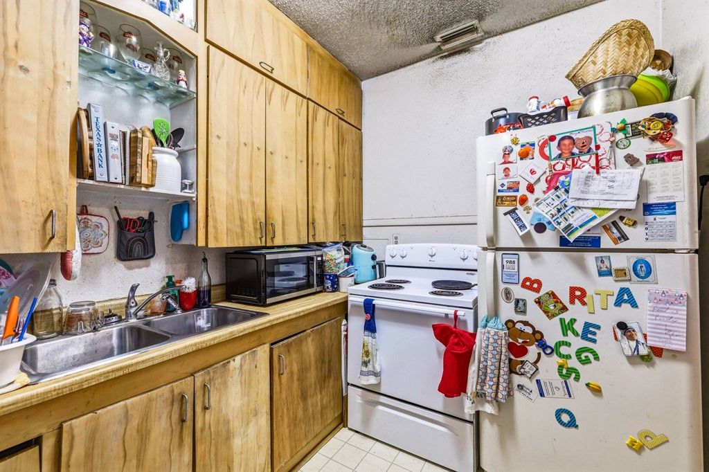 Image 7 of property listing at 110 N Monroe Street, San Angelo, TX 76903