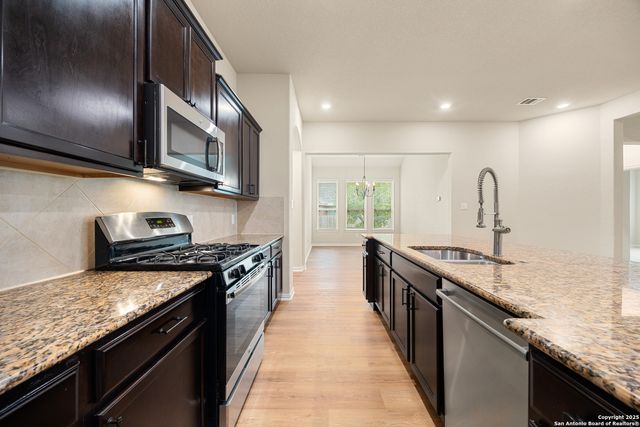 2807 Sueno Pt, San Antonio, TX 78245