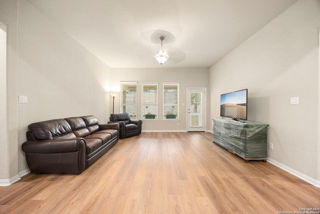 2807 Sueno Pt, San Antonio, TX 78245