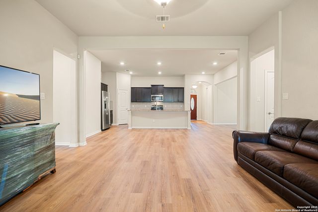 2807 Sueno Pt, San Antonio, TX 78245