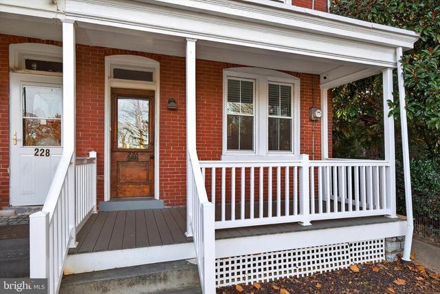 226 E LEMON ST, Lancaster, PA 17602