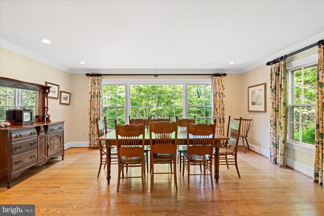 7030 LONGWOOD DR, Bethesda, MD 20817