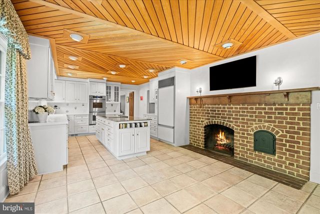 7030 LONGWOOD DR, Bethesda, MD 20817