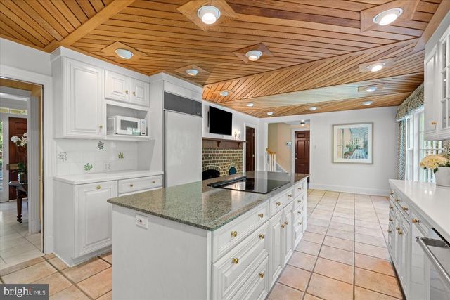 7030 LONGWOOD DR, Bethesda, MD 20817