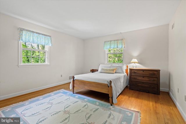 7030 LONGWOOD DR, Bethesda, MD 20817