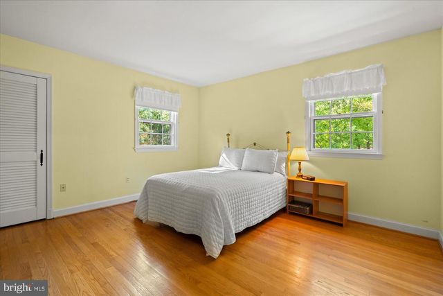 7030 LONGWOOD DR, Bethesda, MD 20817