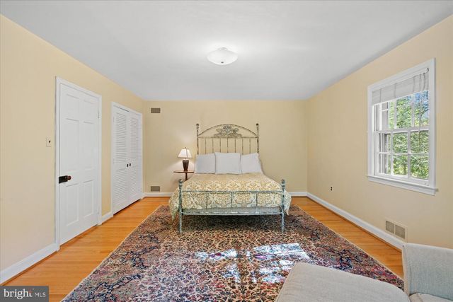7030 LONGWOOD DR, Bethesda, MD 20817