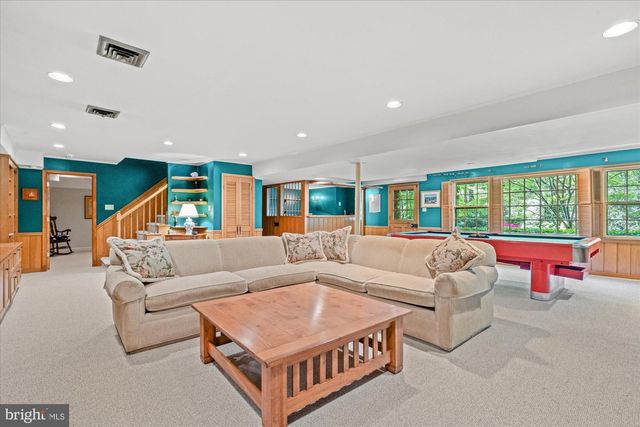 7030 LONGWOOD DR, Bethesda, MD 20817