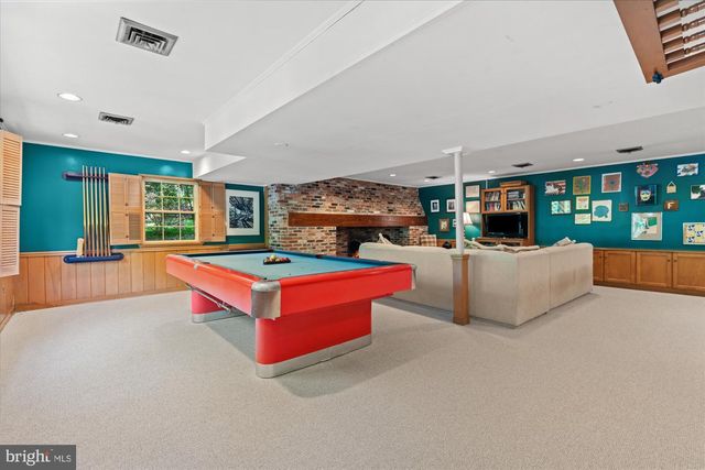 7030 LONGWOOD DR, Bethesda, MD 20817