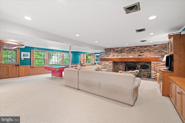 7030 LONGWOOD DR, Bethesda, MD 20817