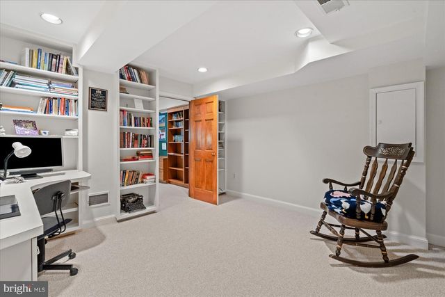 7030 LONGWOOD DR, Bethesda, MD 20817