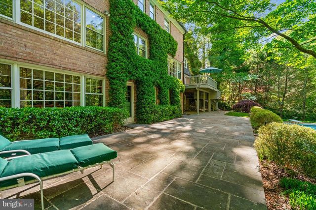 7030 LONGWOOD DR, Bethesda, MD 20817