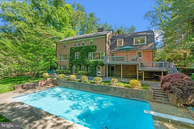 7030 LONGWOOD DR, Bethesda, MD 20817