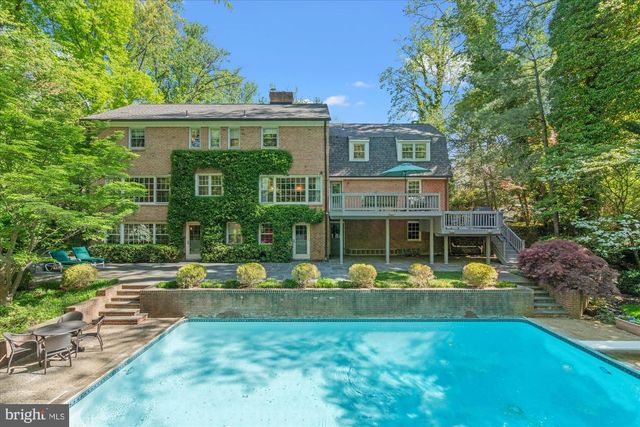 7030 LONGWOOD DR, Bethesda, MD 20817
