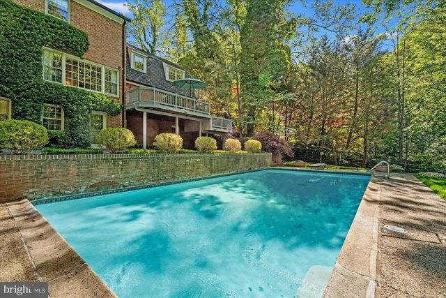 7030 LONGWOOD DR, Bethesda, MD 20817