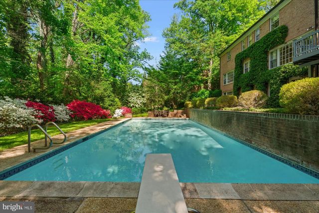 7030 LONGWOOD DR, Bethesda, MD 20817