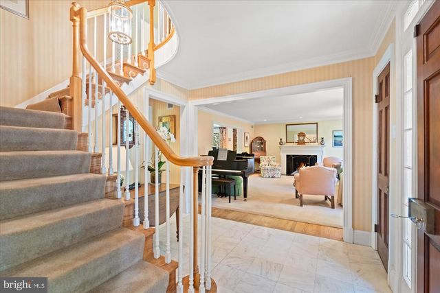 7030 LONGWOOD DR, Bethesda, MD 20817