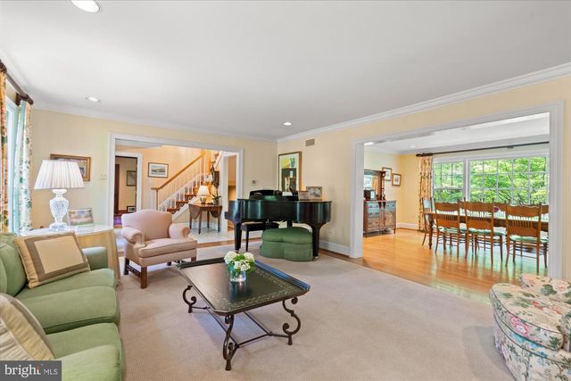 7030 LONGWOOD DR, Bethesda, MD 20817