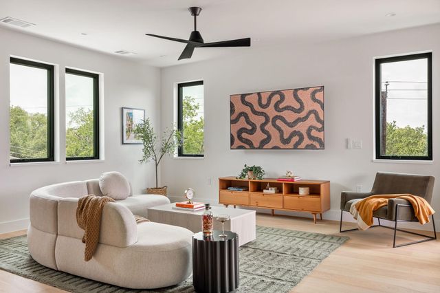 505 Philco DR 3, Austin, TX 78745