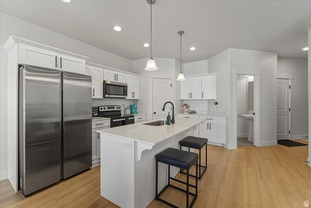 1763 N BLAZE LN, Saratoga Springs, UT 84045