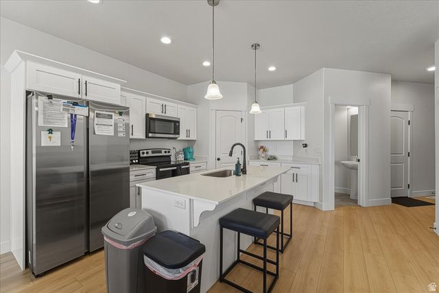 1763 N BLAZE LN, Saratoga Springs, UT 84045