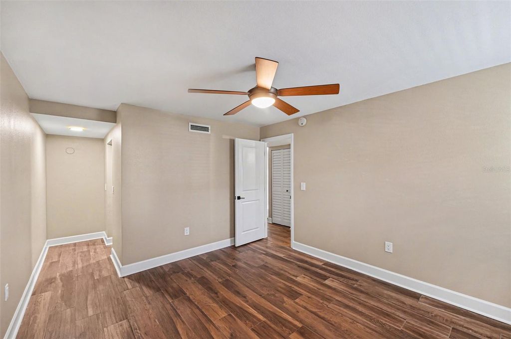 Image 15 of property listing at 731 115TH AVENUE N 1705, St Petersburg, FL 33716