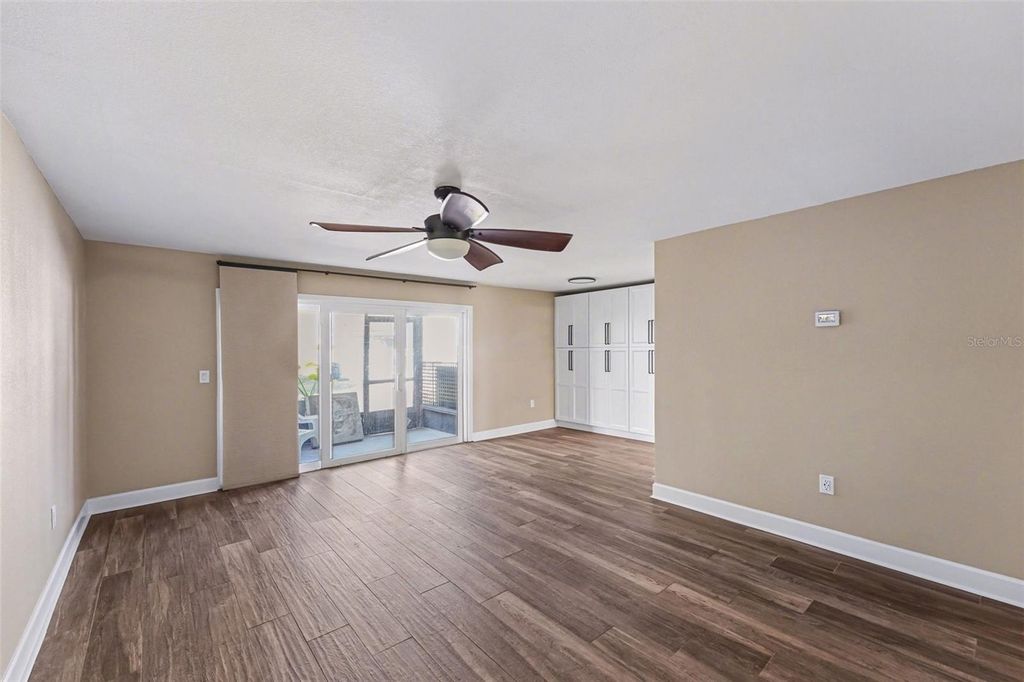 Image 7 of property listing at 731 115TH AVENUE N 1705, St Petersburg, FL 33716