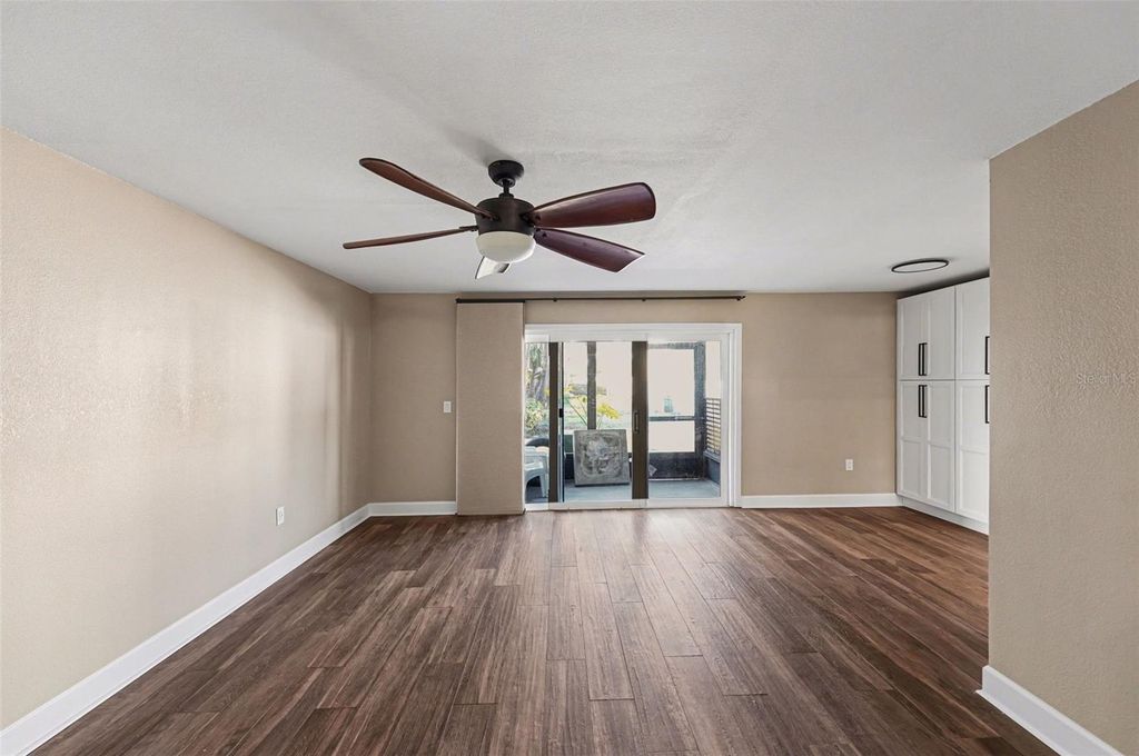 Image 8 of property listing at 731 115TH AVENUE N 1705, St Petersburg, FL 33716