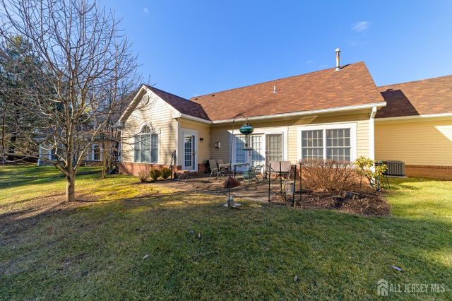 47 Hedge Row Road, Plainsboro, NJ 08540