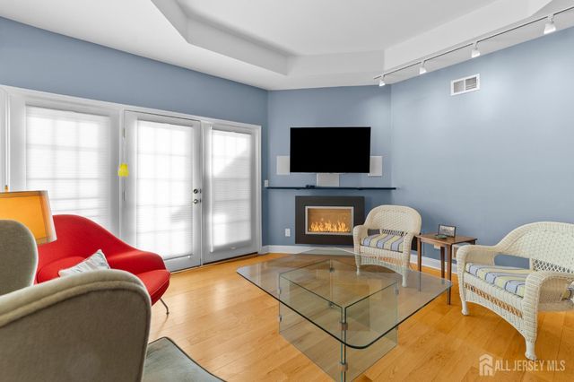 47 Hedge Row Road, Plainsboro, NJ 08540