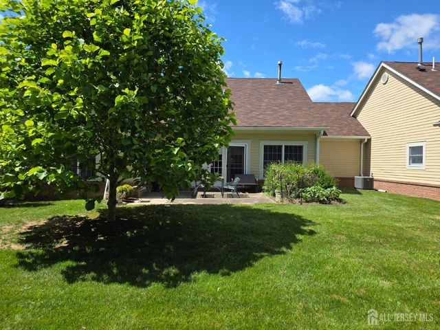 47 Hedge Row Road, Plainsboro, NJ 08540