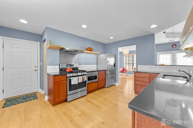 47 Hedge Row Road, Plainsboro, NJ 08540