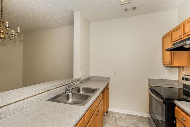 6076 Camden Forrest Drive, Riverdale, GA 30296