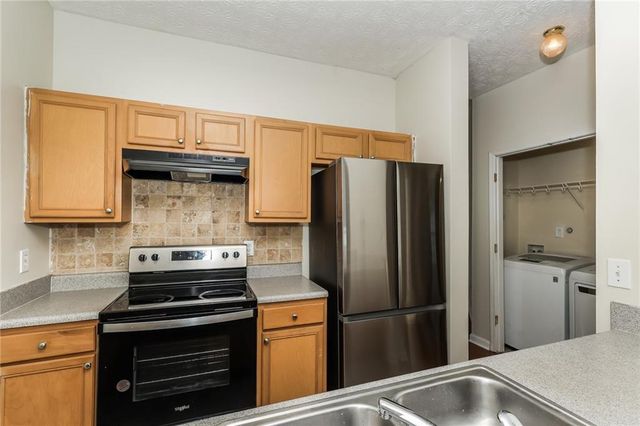 6076 Camden Forrest Drive, Riverdale, GA 30296