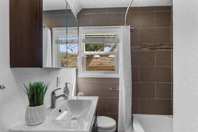 4201 56th St, Sacramento, CA 95820