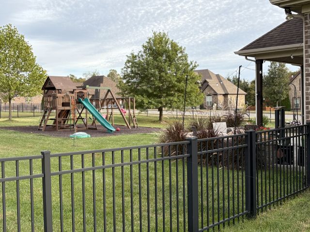 2725 Jasmine St, Lebanon, TN 37087