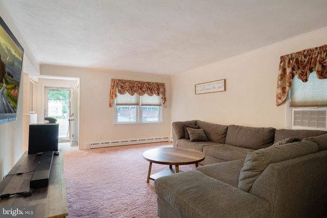 703 S VALLEY AVE, Vineland, NJ 08360