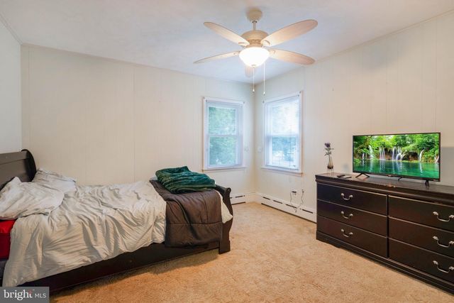 703 S VALLEY AVE, Vineland, NJ 08360