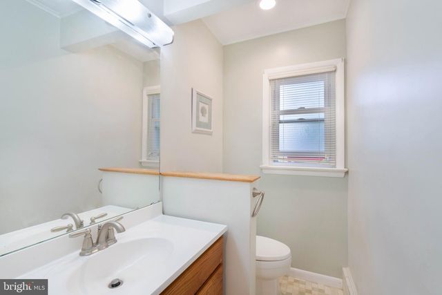 703 S VALLEY AVE, Vineland, NJ 08360